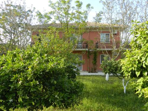 Gallery image of Spasmeni Vrisi in Lygia