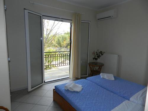 Gallery image of Spasmeni Vrisi in Lygia
