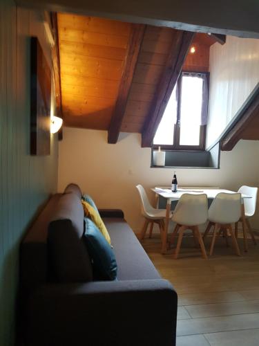 Χώρος καθιστικού στο Studio Duplex Place de la Grenette