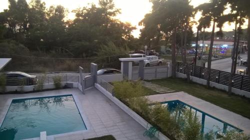 Kolam renang di atau dekat dengan Divine Luxury Apartments