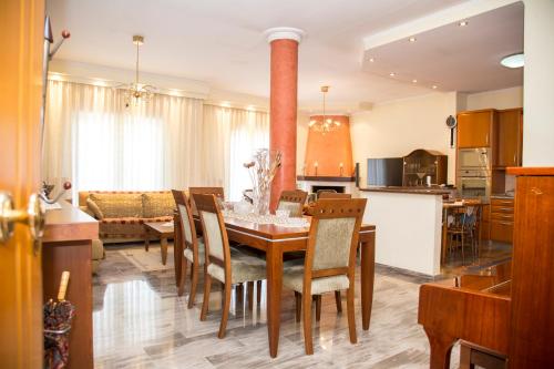 Kuchyň nebo kuchyňský kout v ubytování Veta's spacious central apartment