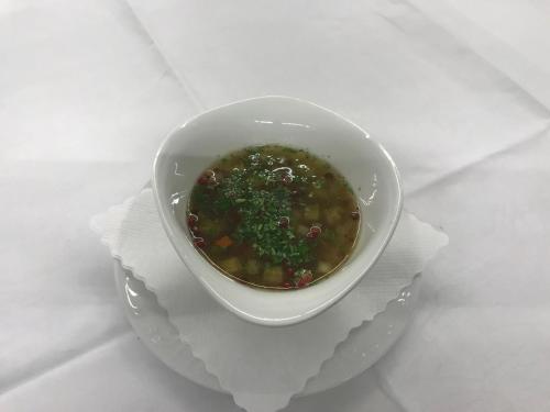 Makanan di atau berdekatan hotel