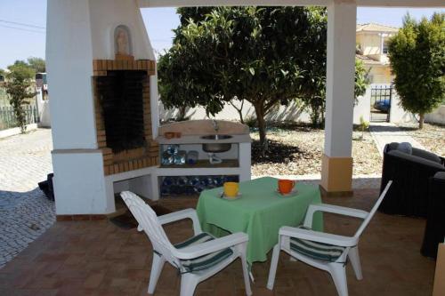 Guest House Alfarrobeiras