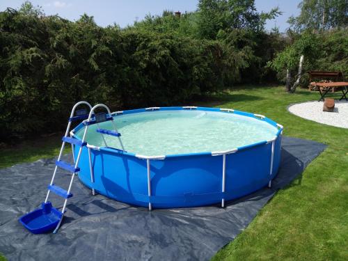 Bazén v ubytování Domek letniskowy Zacisze nebo v jeho okolí