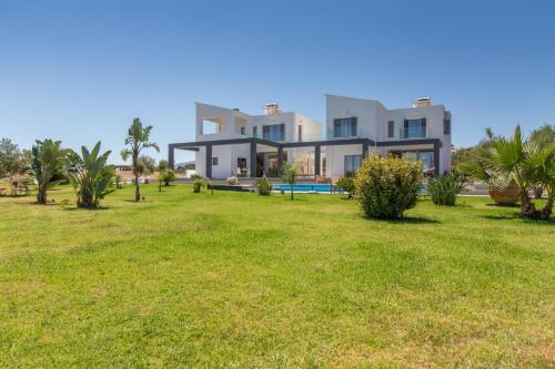 Vonkajšia záhrada v ubytovaní Villa Kounoupidiana