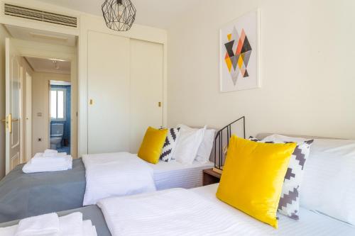 STYLISH TOWNHOUSE IN BEACHFRONT COMPLEX photo 17