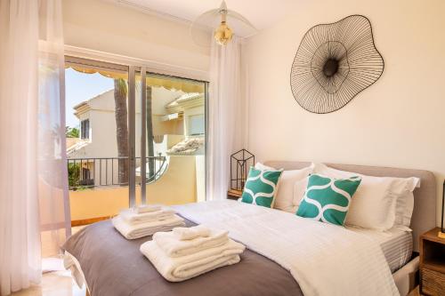 STYLISH TOWNHOUSE IN BEACHFRONT COMPLEX photo 18