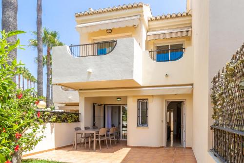 STYLISH TOWNHOUSE IN BEACHFRONT COMPLEX photo 20