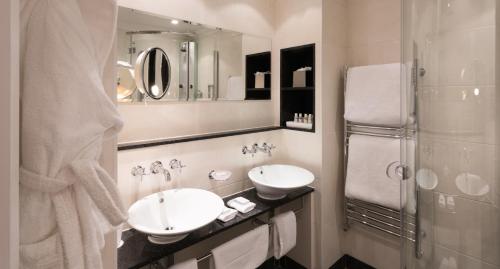Ένα μπάνιο στο Chewton Glen Hotel - an Iconic Luxury Hotel