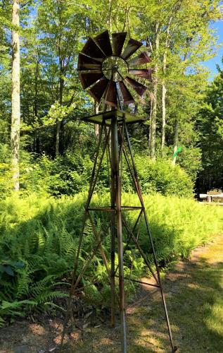 Ein Garten an der Unterkunft Mink Hollow Lodge