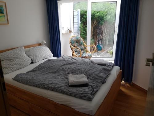 Postel nebo postele na pokoji v ubytování Ferienwohnung mit Pool und Spa in Witten