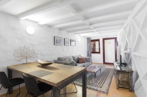 VIVA Caldeireiros Porto Old Town