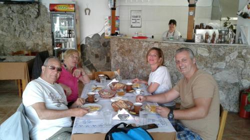 Hosté ubytování Nako Guest House bar&restaurants
