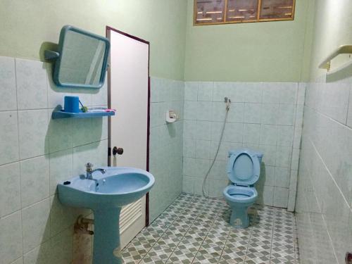 A bathroom at Anouxa Riverview Guesthouse