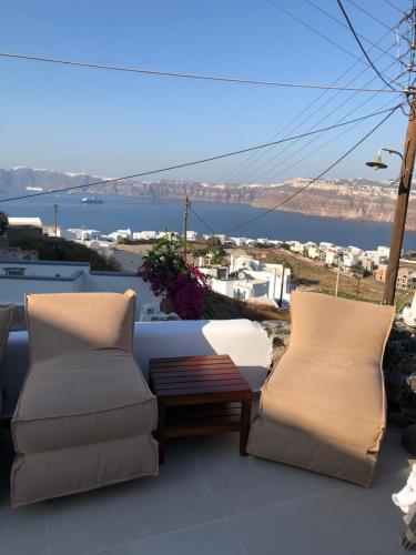 Gallery image of Marann Cave in Akrotiri