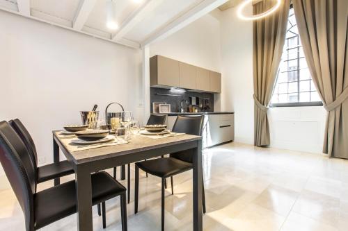 Elegant Fornasa Vecia, canal view with a beautiful garden R&R photo 25