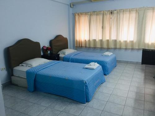 Katil atau katil-katil dalam bilik di TKC condo