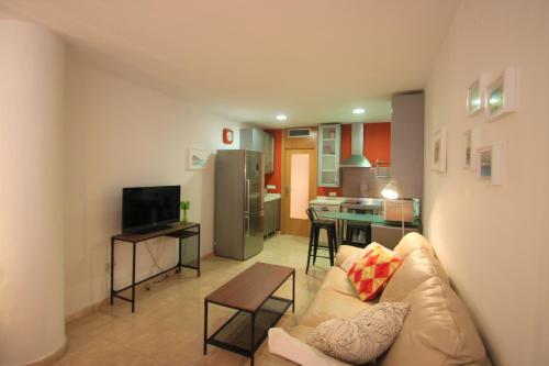 Apartamento Casaturis Playa y Montaña con parking en el centro de Alicante A130