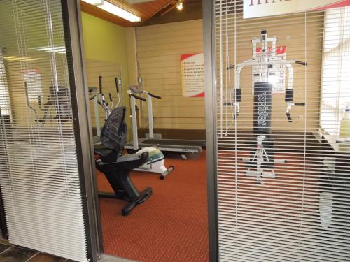 
The fitness center and/or fitness facilities at Walking Eagle Inn & Lodge
