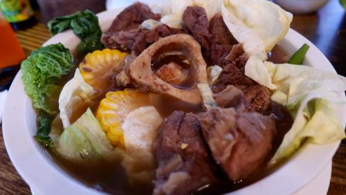 Makanan di atau berdekatan inn ini