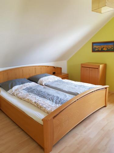 Ліжко або ліжка в номері Ferienwohnung Brünlos