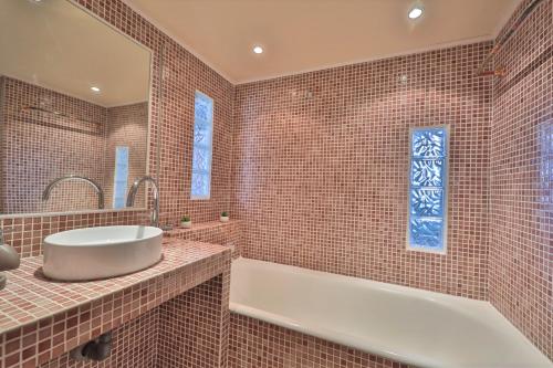 Photo de la galerie de l'établissement Ecrin design a deux pas de la mer, à Cannes