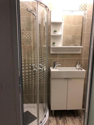 Salle de bains dans l'établissement Cozy Place 47-Self check in & out-HBO MAX
