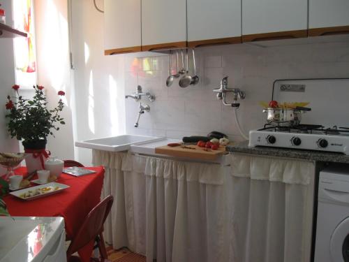 Η κουζίνα ή μικρή κουζίνα στο Casa Vacanze Montalbano