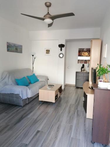 Apartamento en la playa con piscina
