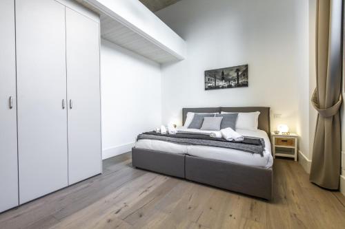 Elegant Fornasa Vecia, canal view with a beautiful garden R&R photo 14