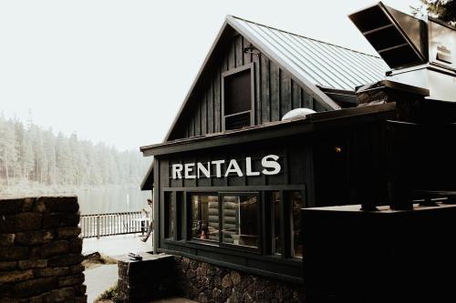 The Suttle Lodge & Boathouse – Photos 2