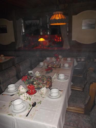 Makanan di atau berdekatan hotel