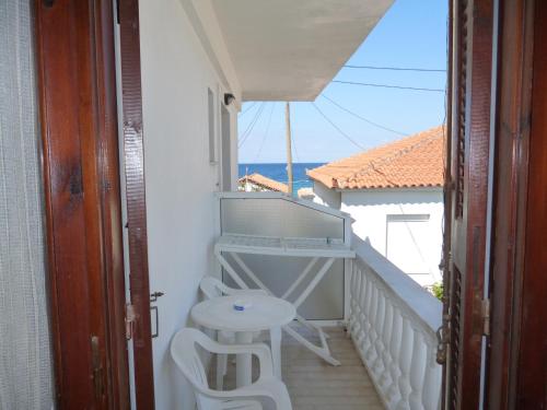 En balkong eller terrasse på Pension Eleni Rooms