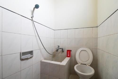 Kúpeľňa v ubytovaní RedDoorz near Sarangan Lake