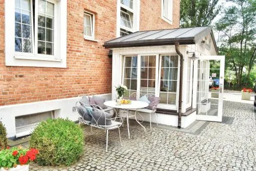 American House Hennela picture