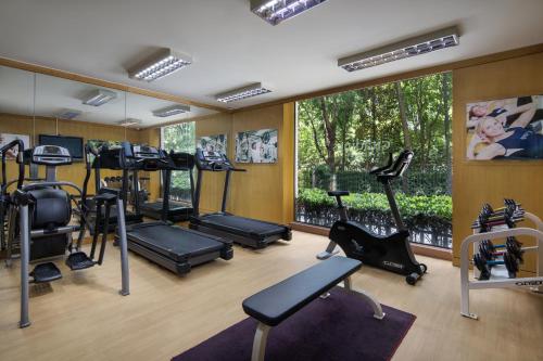 Posilňovňa alebo fitness centrum v ubytovaní Citadines Xinghai Suzhou