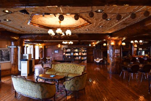 Posezení v ubytování Forest Inn Sangoro