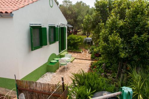 Kuvagallerian kuva majoituspaikasta Sustainable Sun Powered Holiday home Liski 3, joka sijaitsee kohteessa Čunski
