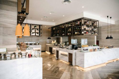 Boissons dans l'établissement Holiday Inn & Suites Jakarta Gajah Mada by IHG