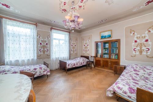 Postel nebo postele na pokoji v ubytování Nukri Guest House