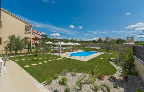 Bazén v ubytování Villa Clara with Private Pool nebo v jeho okolí