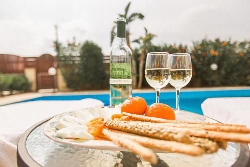 Atlantica 4 bedroom villa near the beach