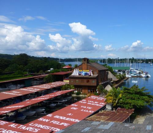 Gallery image of Mar Marine Yacht Club in Rio Dulce