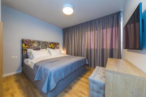 Glow luxury apartment with terrace and jacuzzi