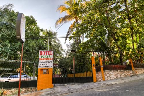 Foto da galeria de Hotel Posada Playa Manzanillo em Puerto Escondido