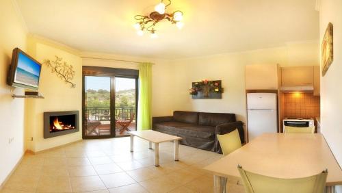 Imagen de la galería de Avra Apartments, en Neos Marmaras