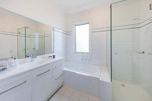 Kimberley Gardens Hotel, Serviced Apartments and Serviced Villas Image