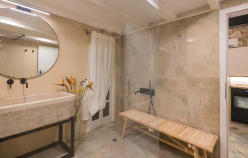 Luxury Apartment Lina - III