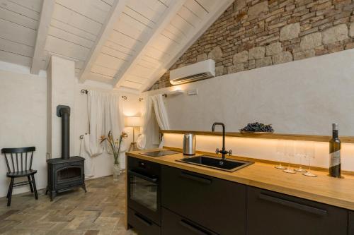Kuchyňa alebo kuchynka v ubytovaní Luxury Apartment Lina - III