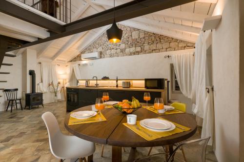 Luxury Apartment Lina - III